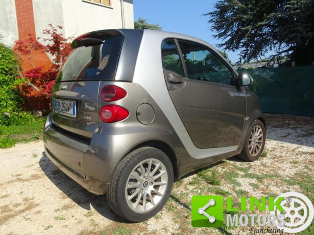 smart Fortwo 1000 52 kW MHD coupé passion (3)