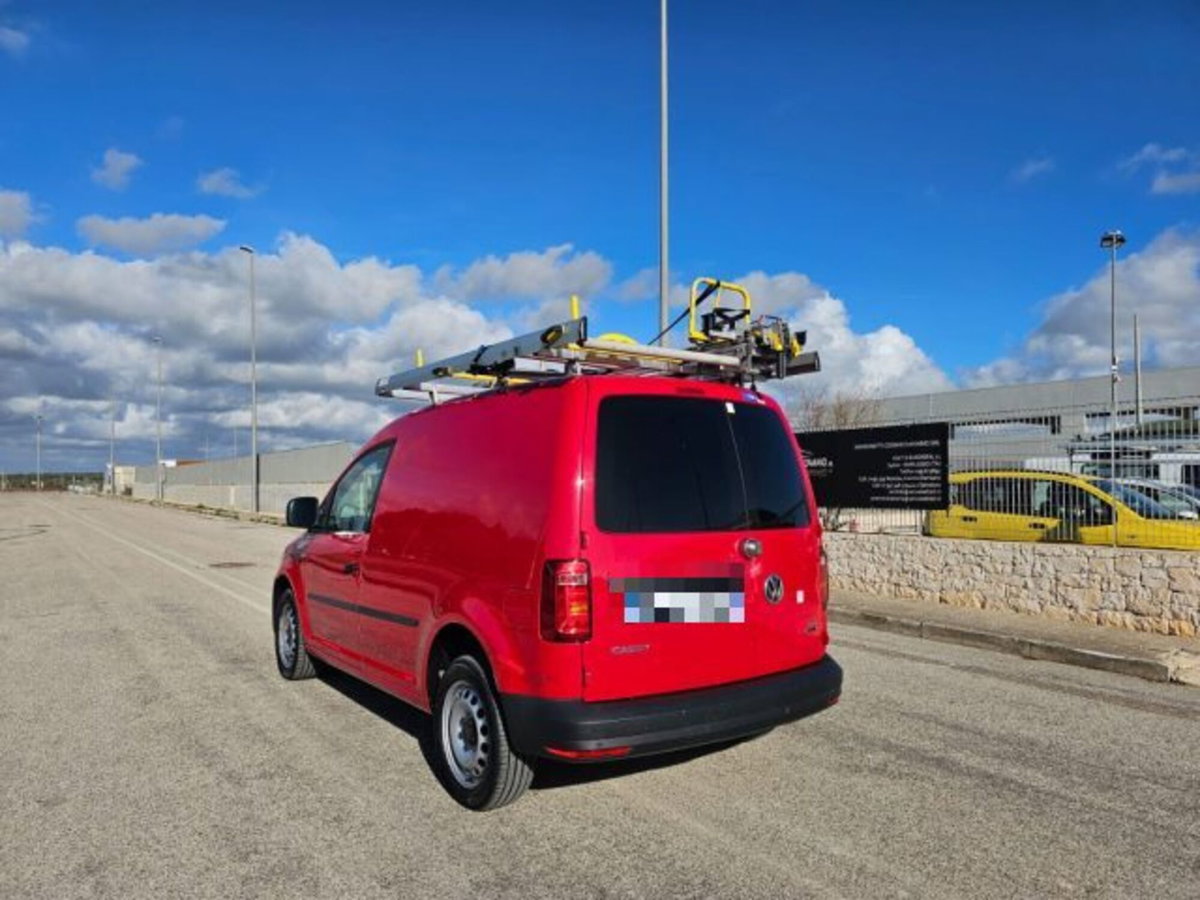 Volkswagen Caddy 2.0 TDI 122 CV 4MOTION Trendline (11)