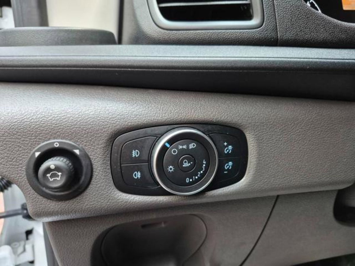 Ford Transit Furgone 310 2.0TDCi EcoBlue 130 aut. PM-TM Combi Trend (16)