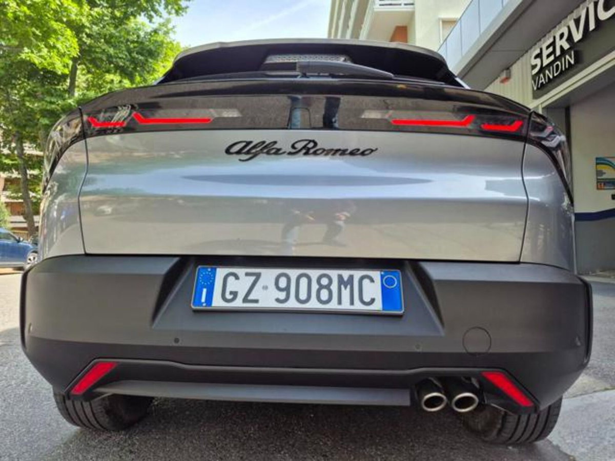 Alfa Romeo Junior 1.2 ibrida 145cv edct6 (10)
