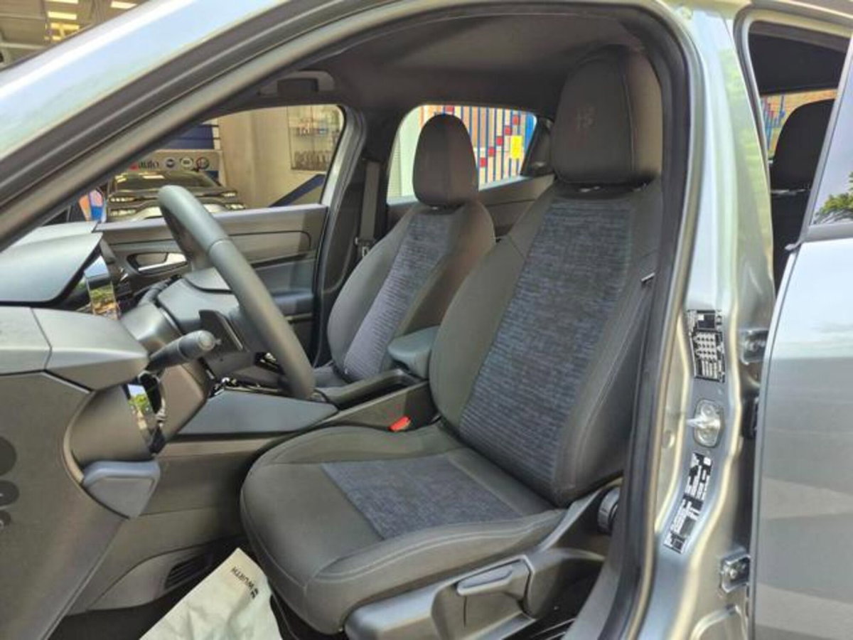 Alfa Romeo Junior 1.2 ibrida 145cv edct6 (16)