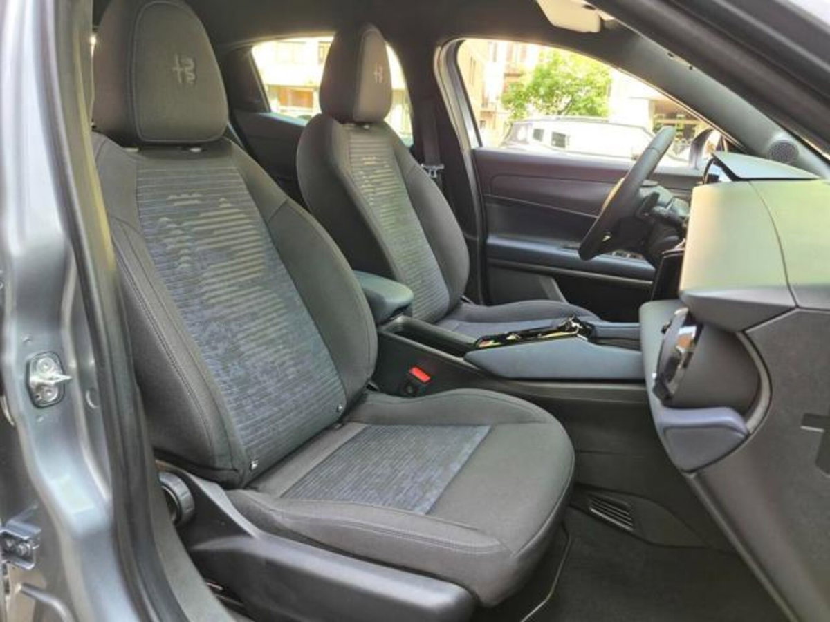 Alfa Romeo Junior 1.2 ibrida 145cv edct6 (17)