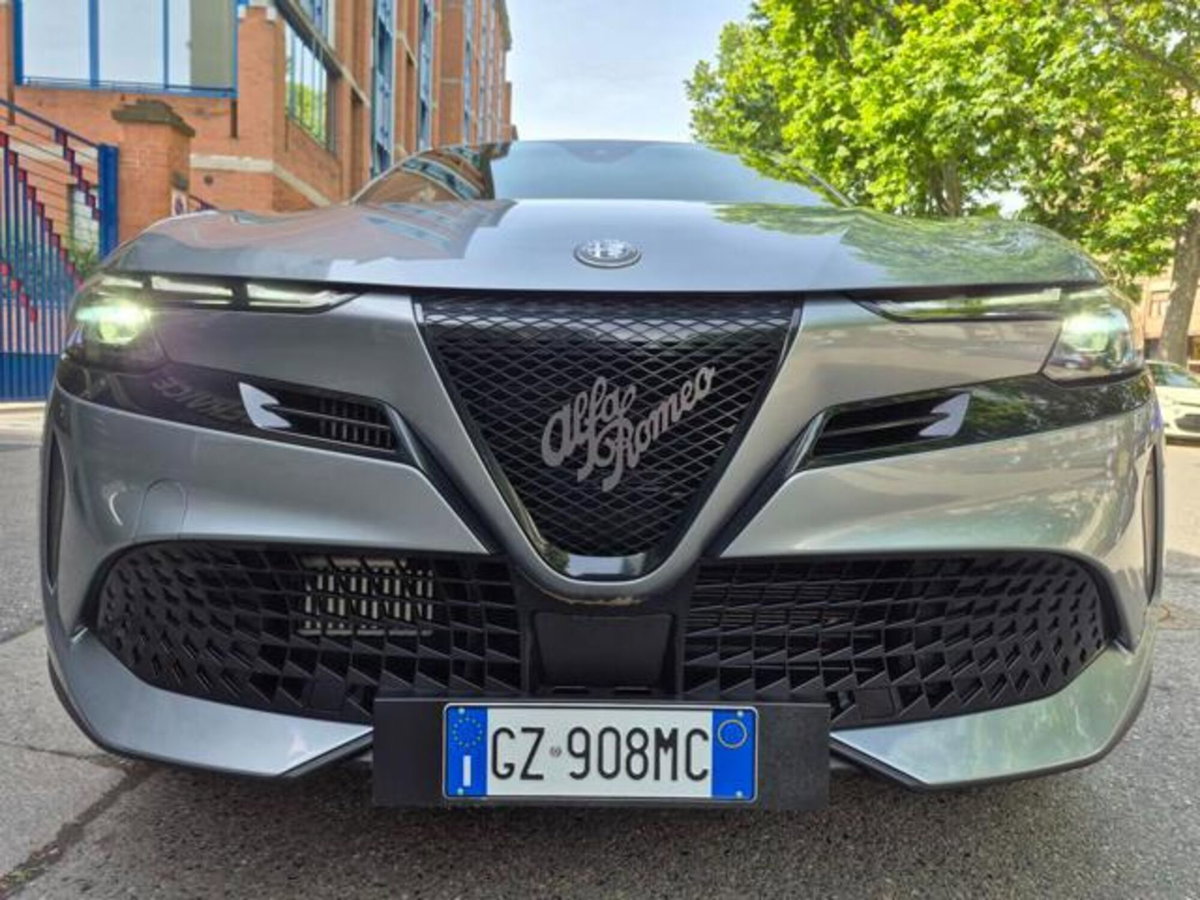 Alfa Romeo Junior 1.2 ibrida 145cv edct6 (2)