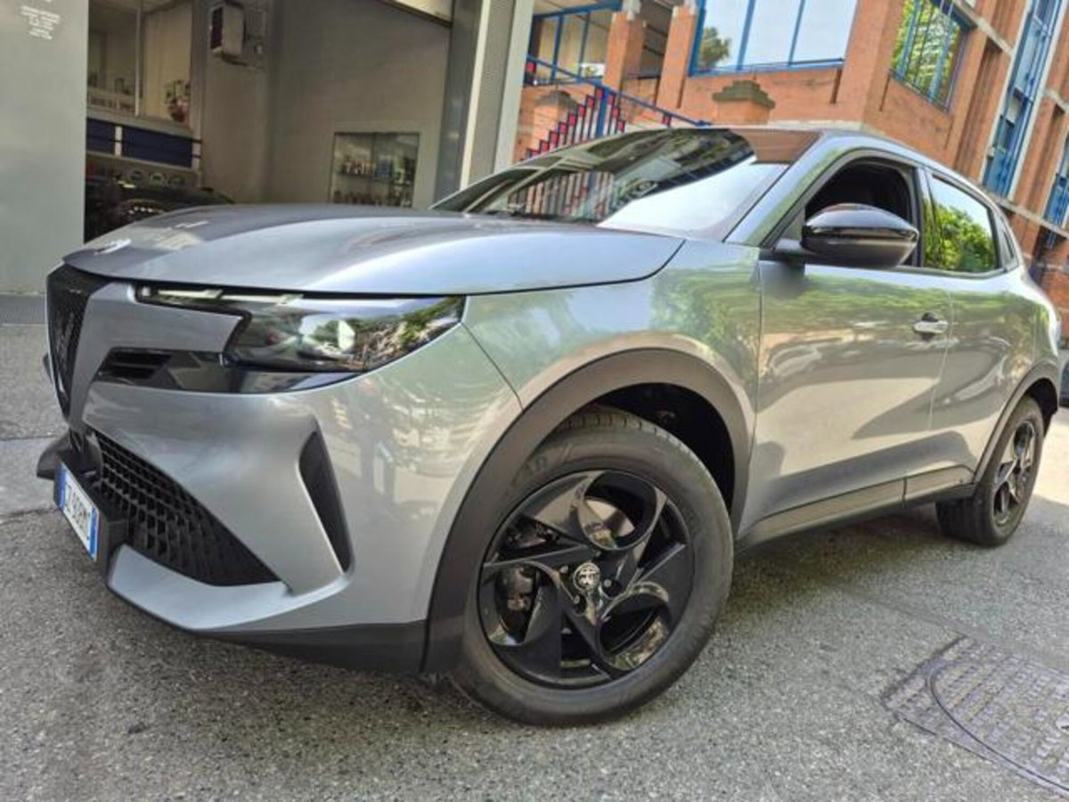 Alfa Romeo Junior 1.2 ibrida 145cv edct6 (3)