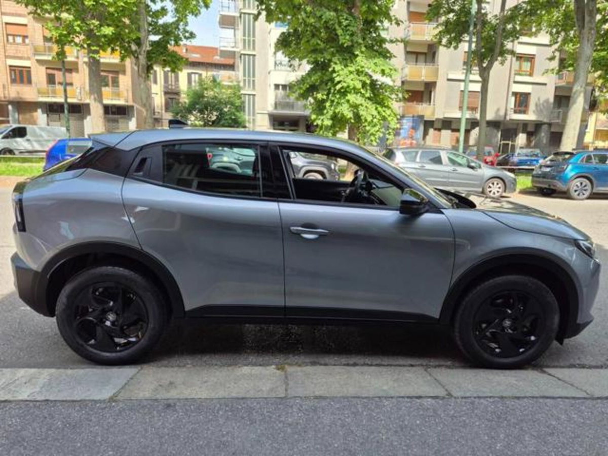 Alfa Romeo Junior 1.2 ibrida 145cv edct6 (5)