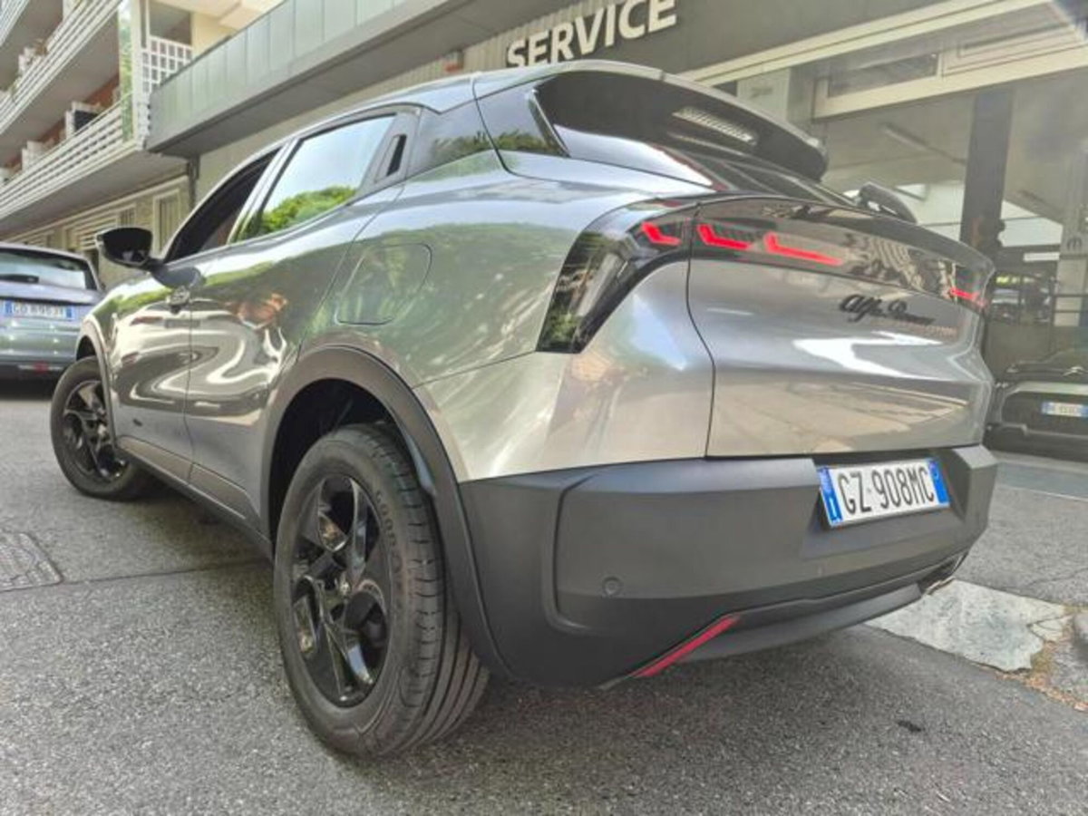 Alfa Romeo Junior 1.2 ibrida 145cv edct6 (8)