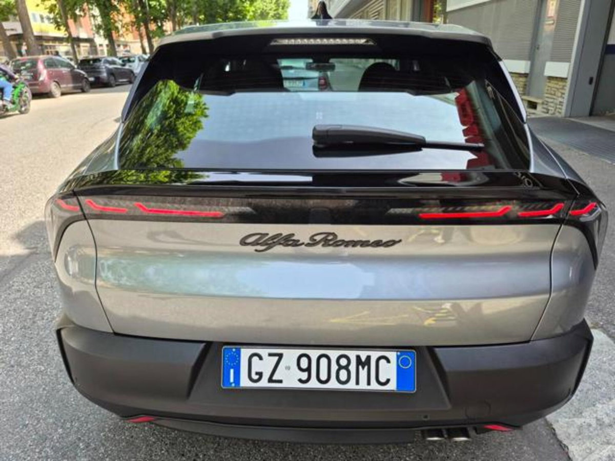 Alfa Romeo Junior 1.2 ibrida 145cv edct6 (9)