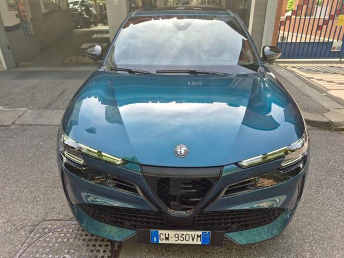 Alfa Romeo Junior elettrica Speciale 156cv