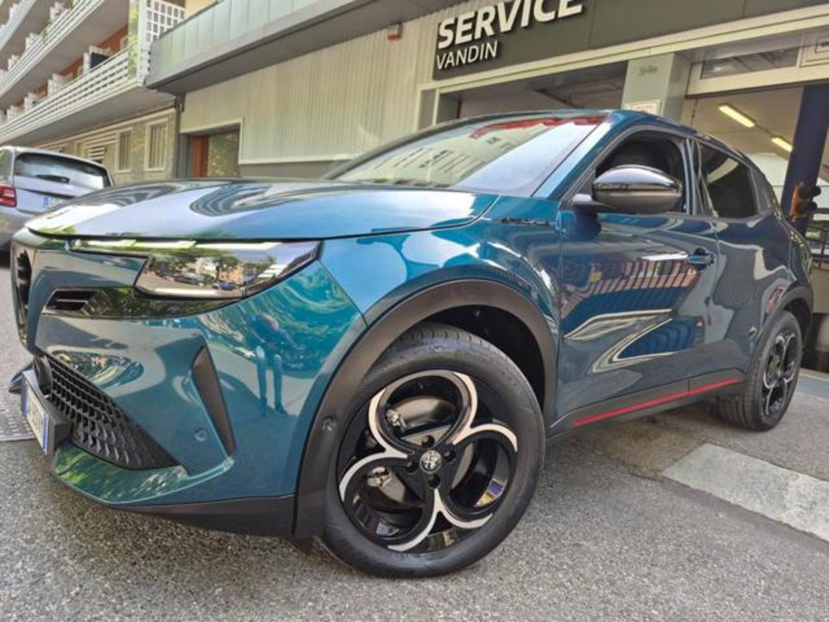 Alfa Romeo Junior elettrica Speciale 156cv (2)