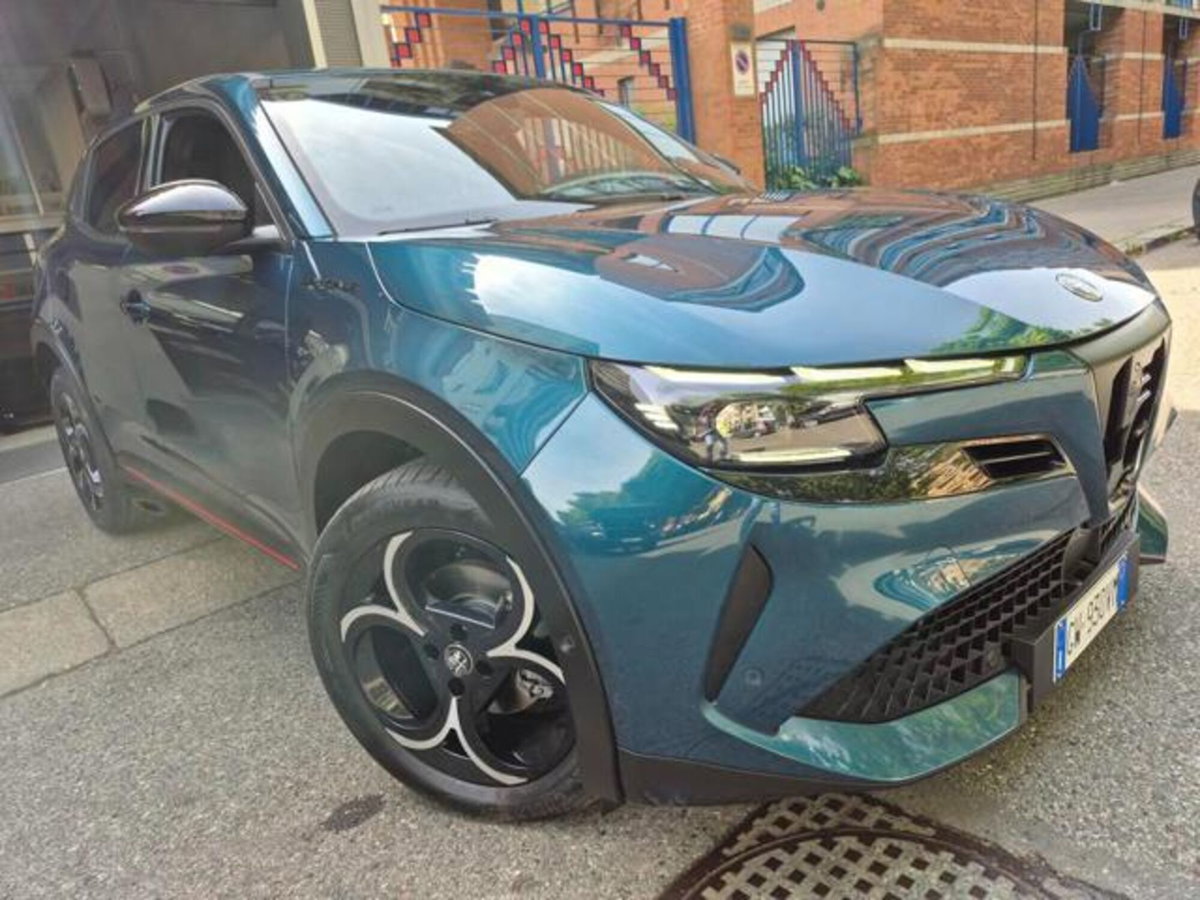 Alfa Romeo Junior elettrica Speciale 156cv (3)
