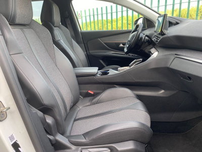 Peugeot 3008 BlueHDi 130 S&S EAT8 Allure Pack (20)