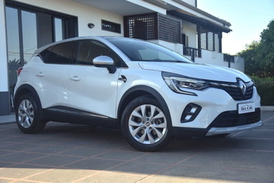 Renault Captur Plug-in Hybrid E-Tech 160 CV Intens usata