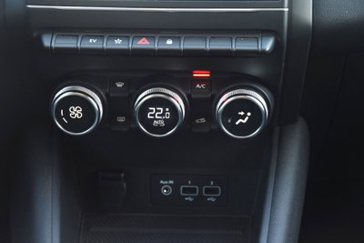 Renault Captur Plug-in Hybrid E-Tech 160 CV Intens (14)