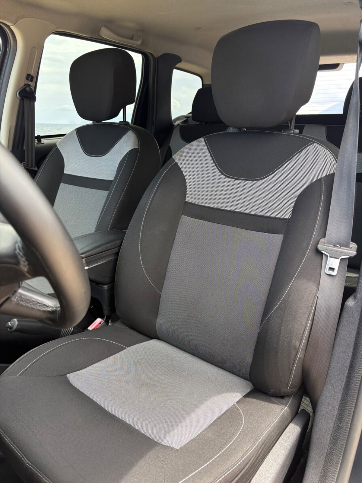 Dacia Duster 1.6 115CV Start&Stop 4x2 GPL Ambiance (12)