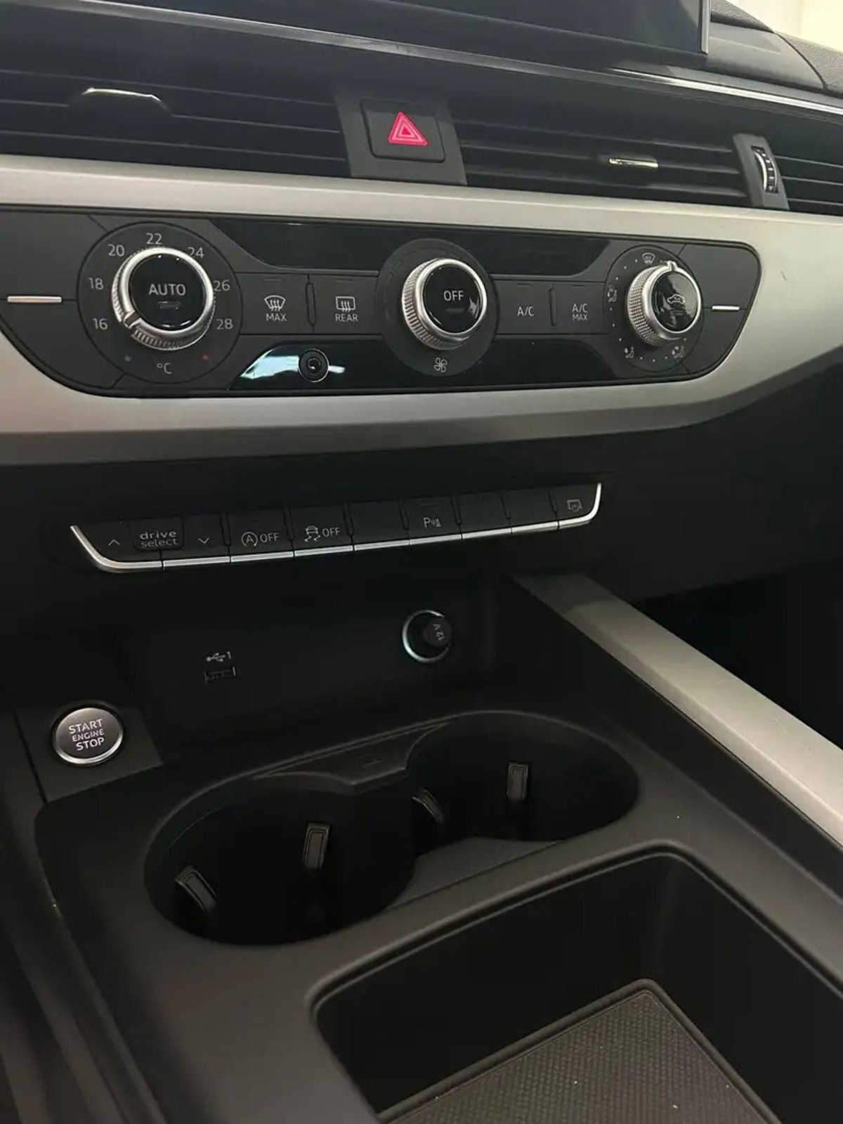 Audi A4 Avant 35 TDI/163 CV S tronic S line edition (12)