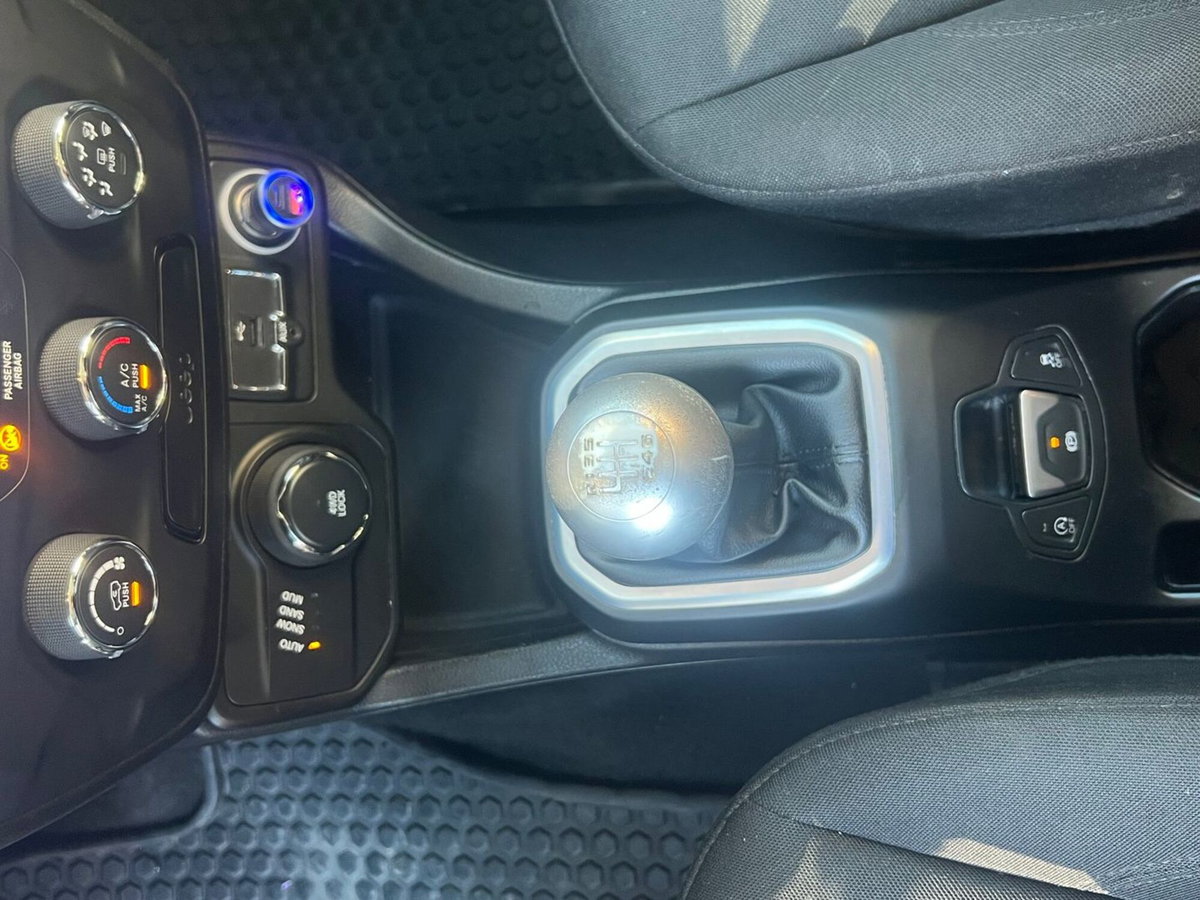 Jeep Renegade 2.0 Mjt 140CV 4WD Active Drive Longitude (17)