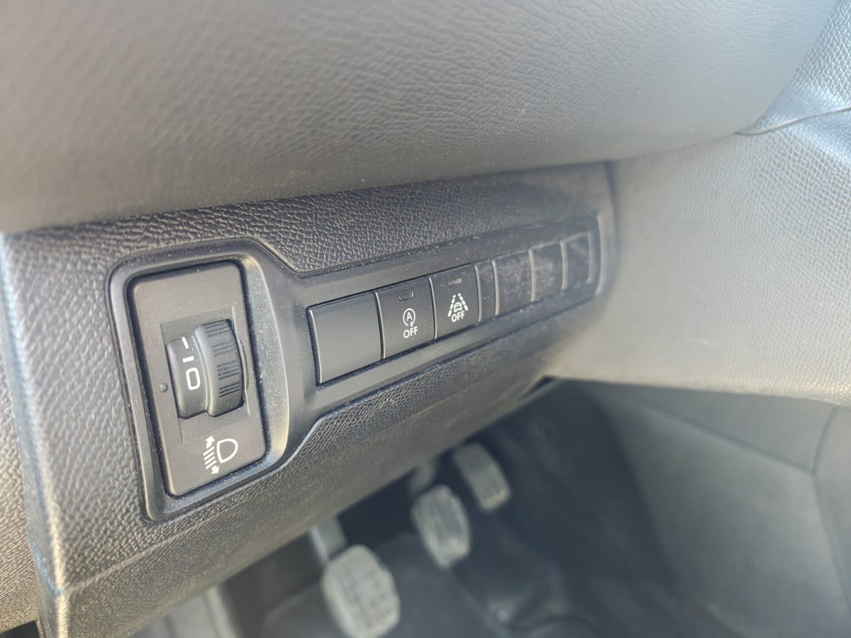 Peugeot 308 BlueHDi 130 S&S Allure (11)