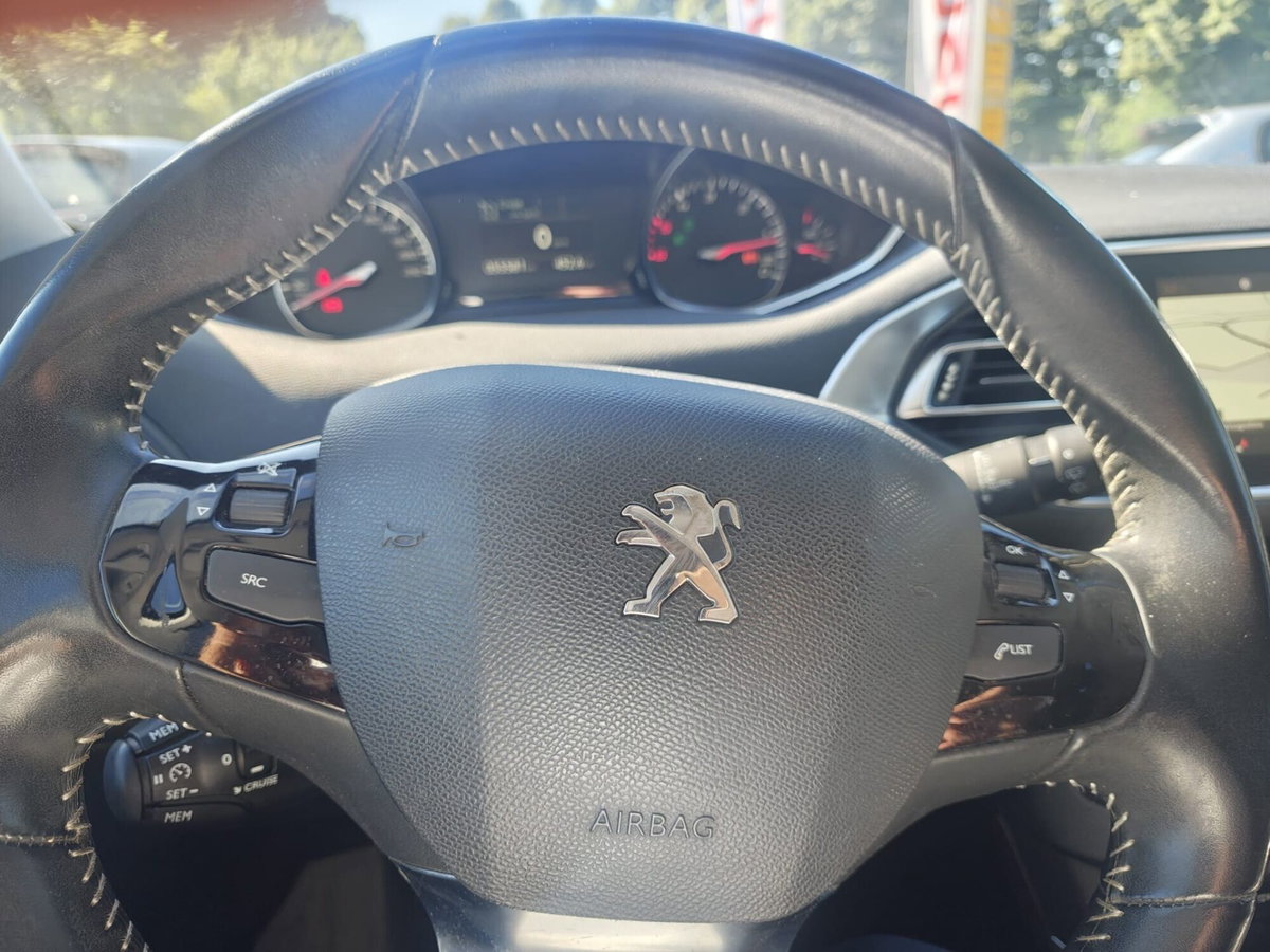 Peugeot 308 BlueHDi 130 S&S Allure (12)