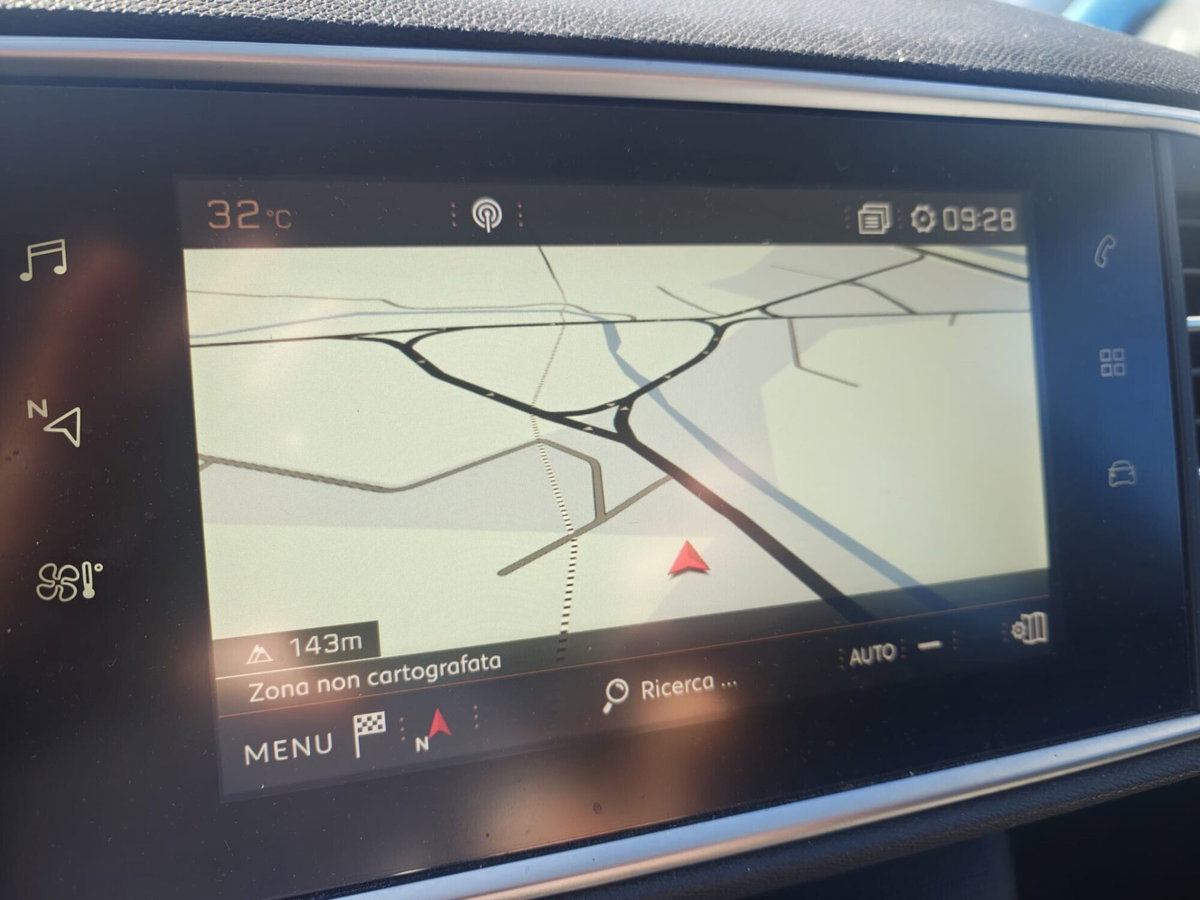 Peugeot 308 BlueHDi 130 S&S Allure (13)