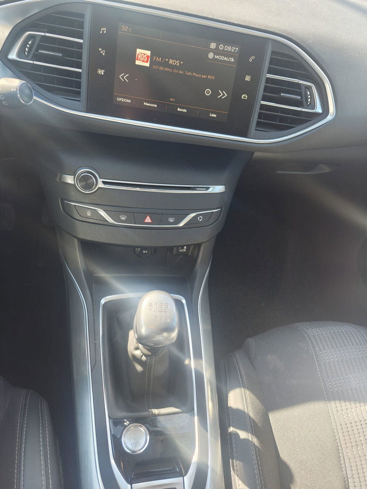 Peugeot 308 BlueHDi 130 S&S Allure (15)