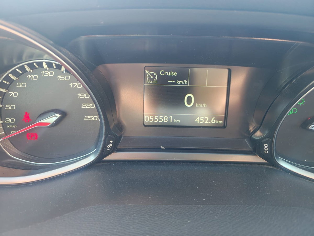 Peugeot 308 BlueHDi 130 S&S Allure (16)