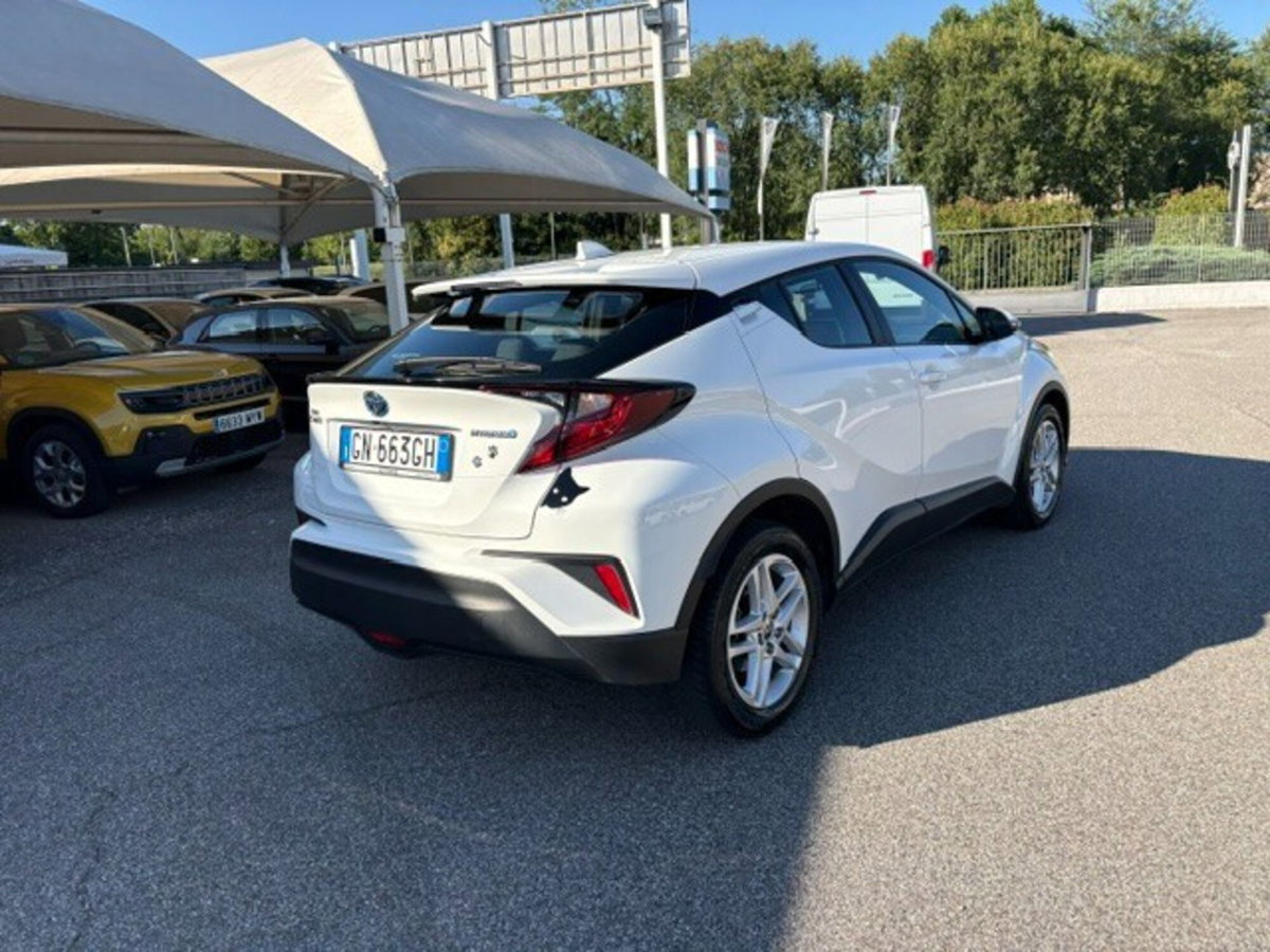Toyota Toyota C-HR 1.8 Hybrid E-CVT Active (2)