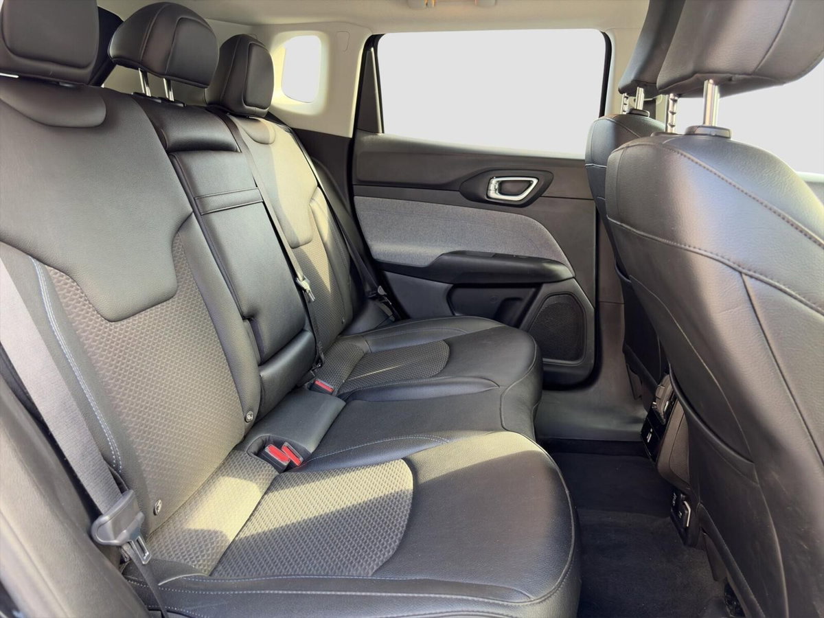 Jeep Compass 1.3 T4 190CV PHEV AT6 4xe Business (13)