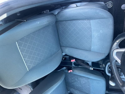 Ford Fiesta Ikon 1.4 3 porte Bz.- GPL (5)