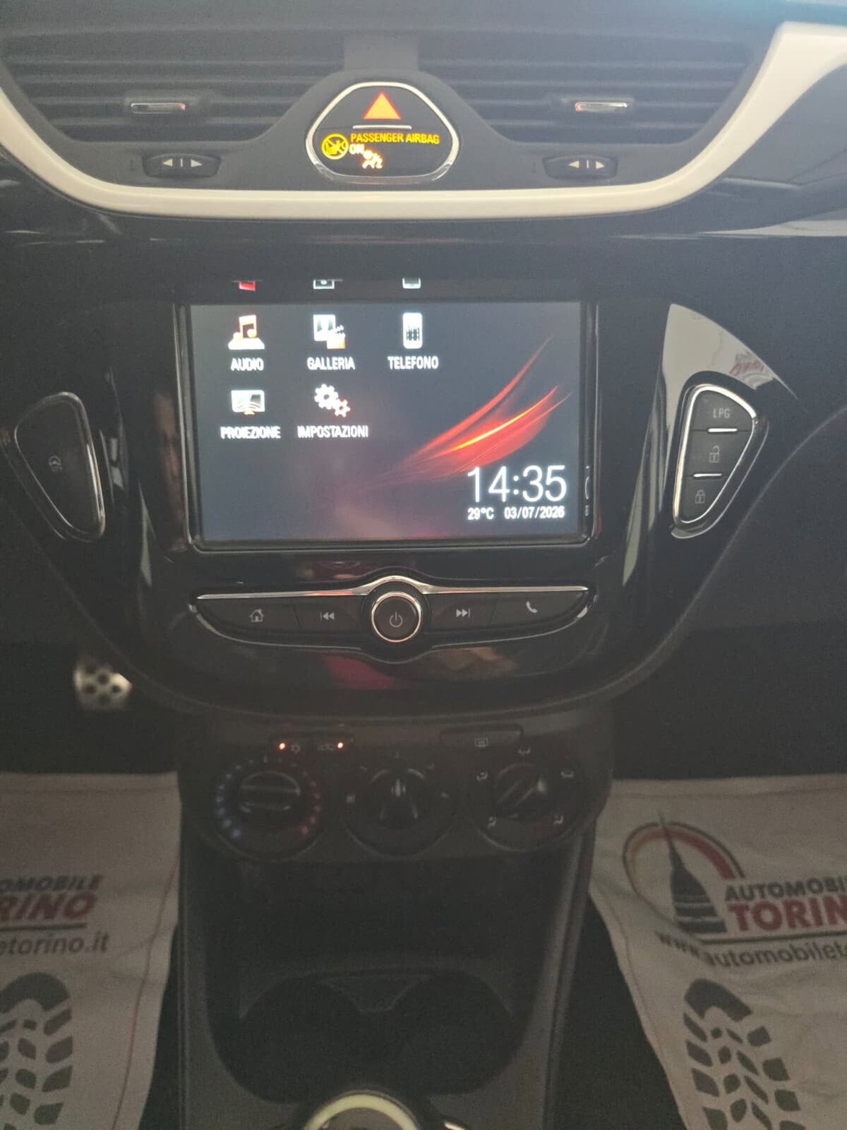Opel Corsa 1.4 90CV GPL Tech 5 porte n-Joy (11)