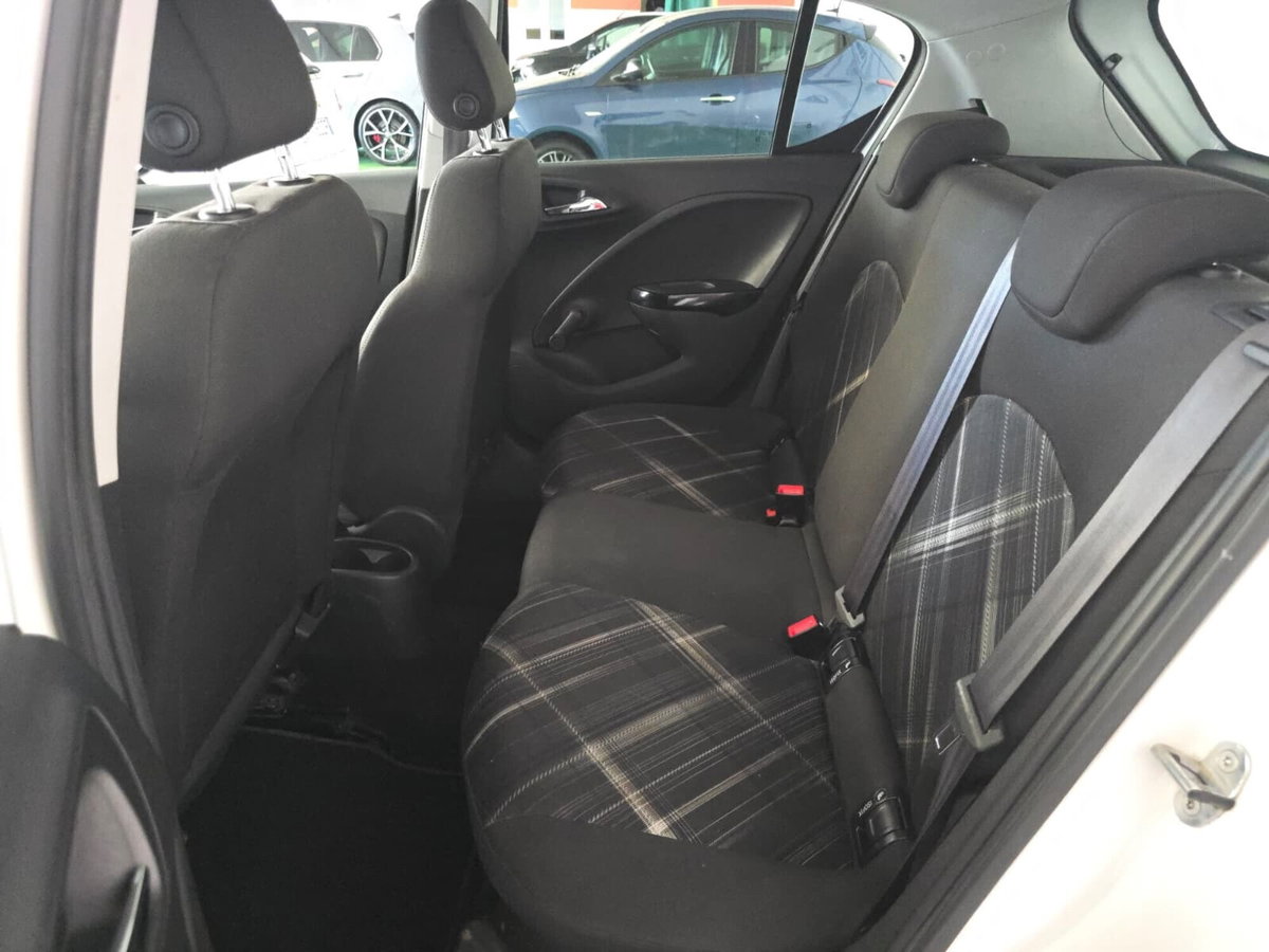 Opel Corsa 1.4 90CV GPL Tech 5 porte n-Joy (6)
