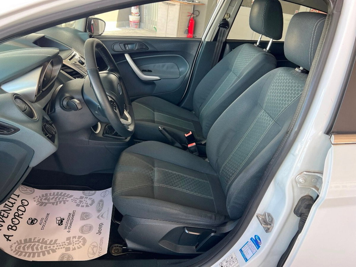 Ford Fiesta 1.4 TDCi 5p. Titanium (8)