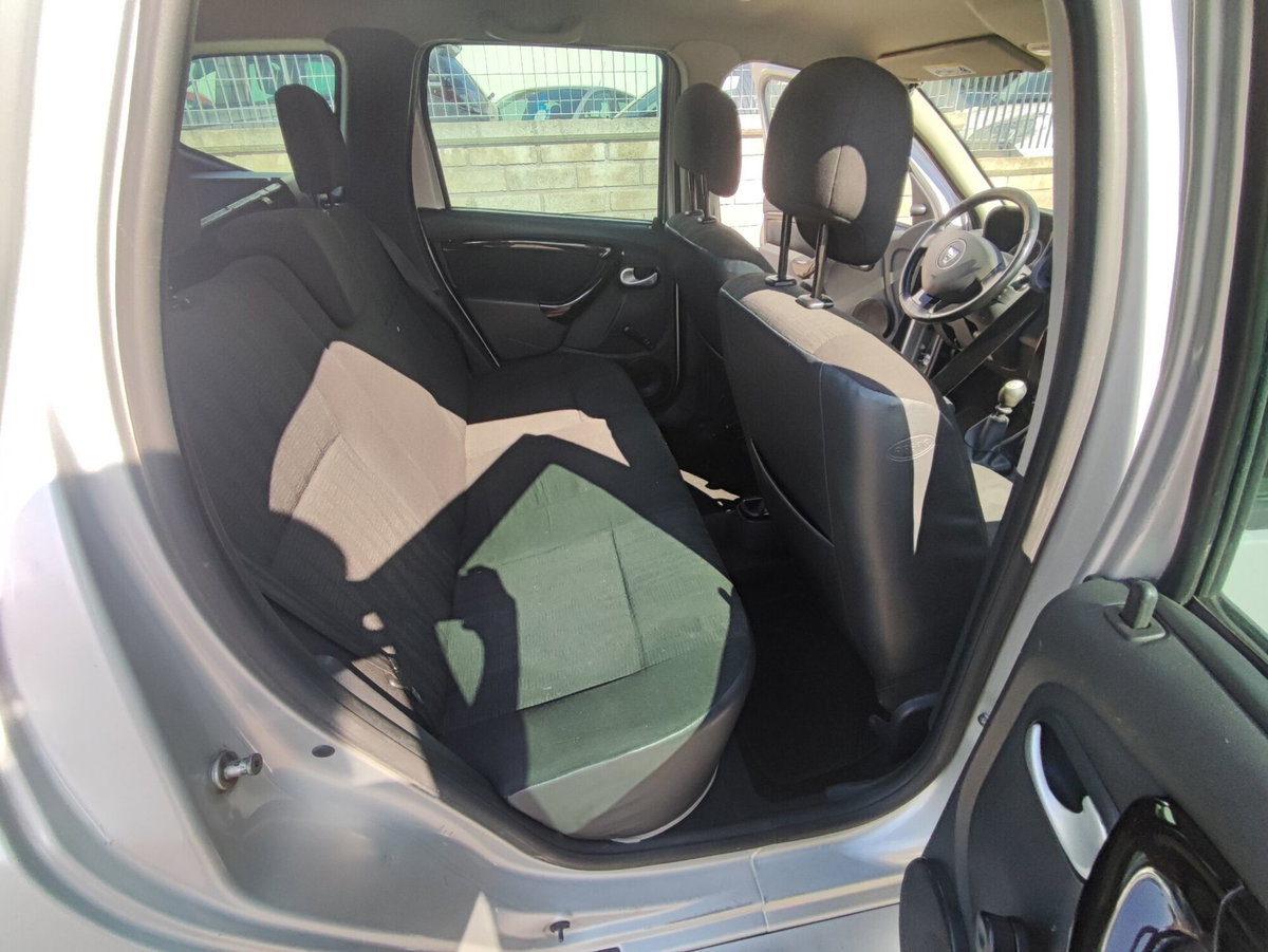 Dacia Duster 1.5 dCi 110CV 4x2 Lauréate (16)