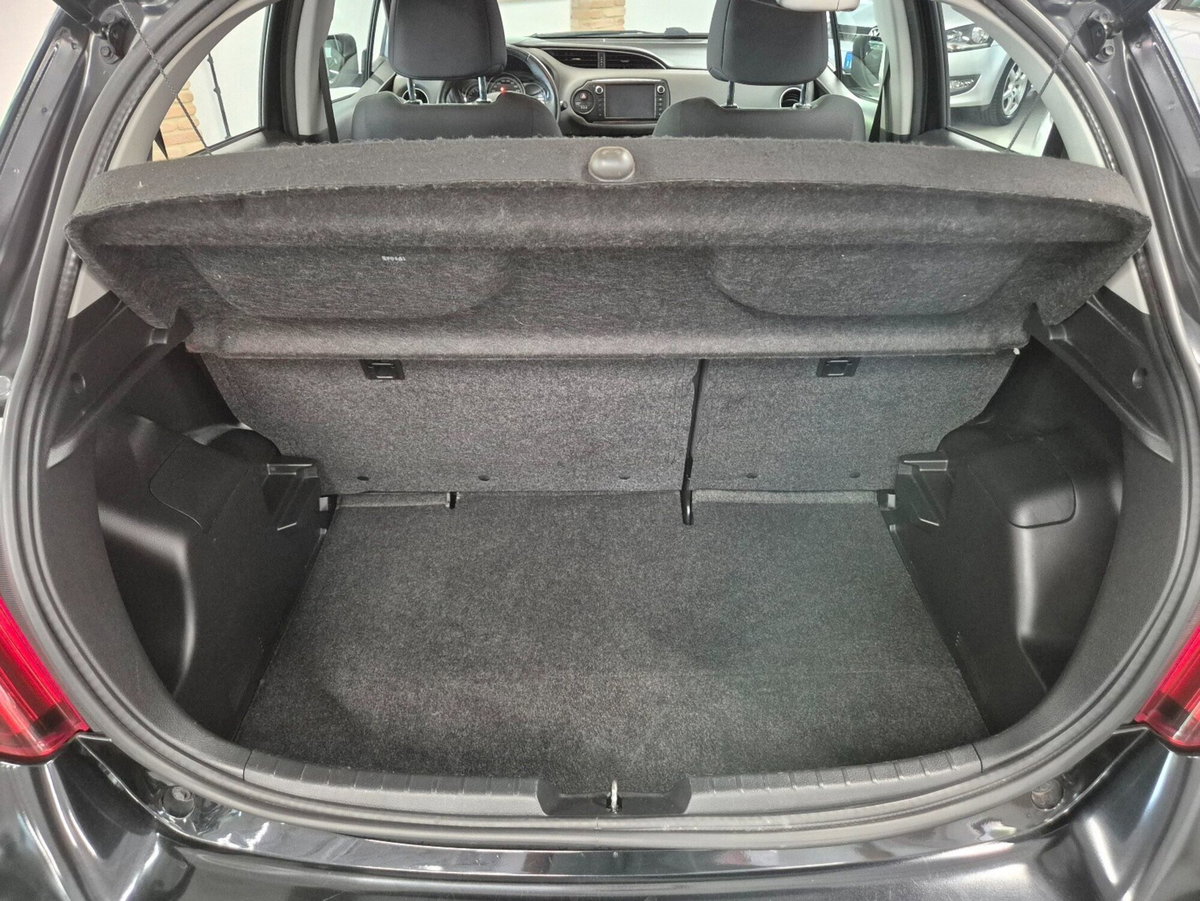 Toyota Yaris 1.0 5 porte Active (10)