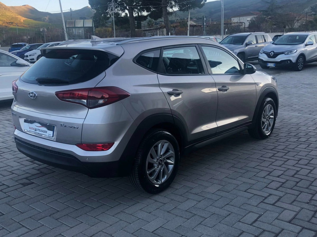 Hyundai Tucson 1.7 CRDi XPossible (5)