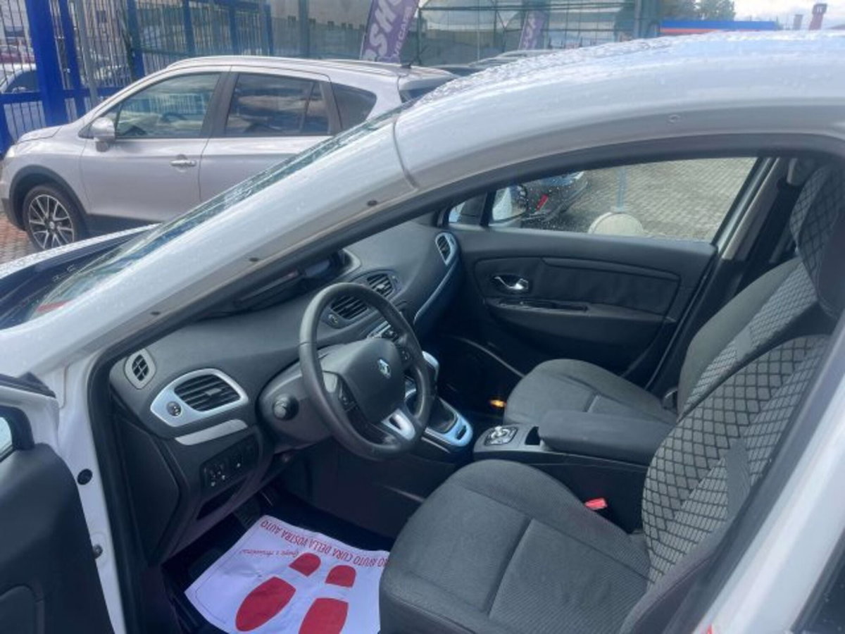 Renault Scenic E-Tech Electric 1.5 dCi 110CV EDC Dynamique (6)