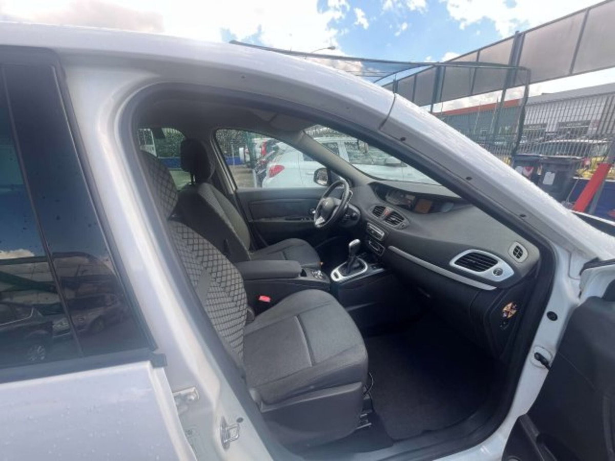 Renault Scenic E-Tech Electric 1.5 dCi 110CV EDC Dynamique (7)