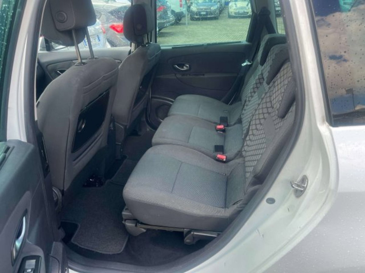 Renault Scenic E-Tech Electric 1.5 dCi 110CV EDC Dynamique (8)