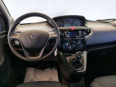 Lancia Ypsilon 1.0 FireFly 5 porte S&S Hybrid Gold Plus (8)