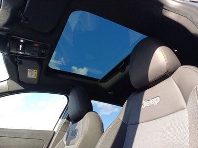Jeep Avenger 1.2 turbo e-hybrid mhev Summit fwd 110cv edct6 (7)
