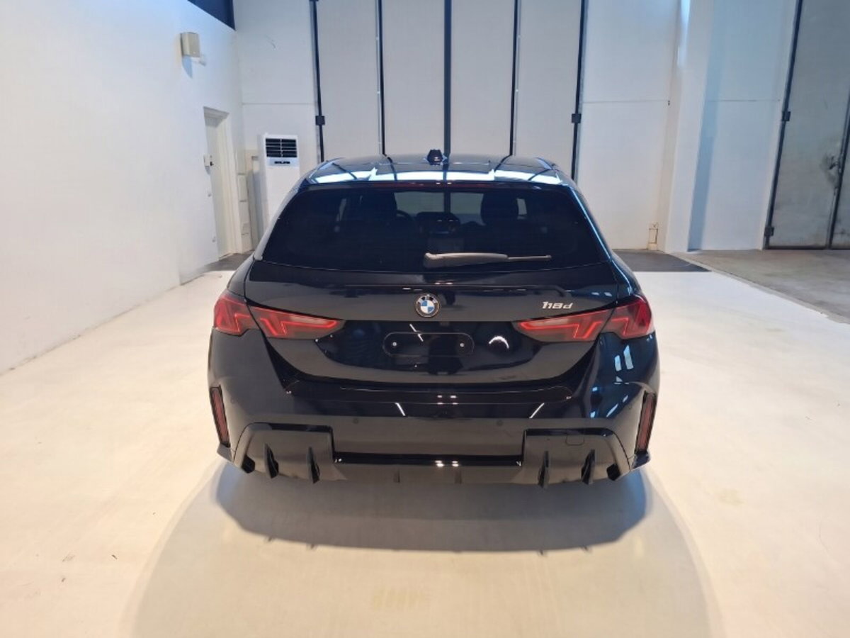 BMW Serie 1 118d Msport (5)