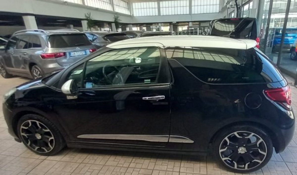 Ds DS 3 Coupé DS 3 1.4 HDi 70 Chic (2)