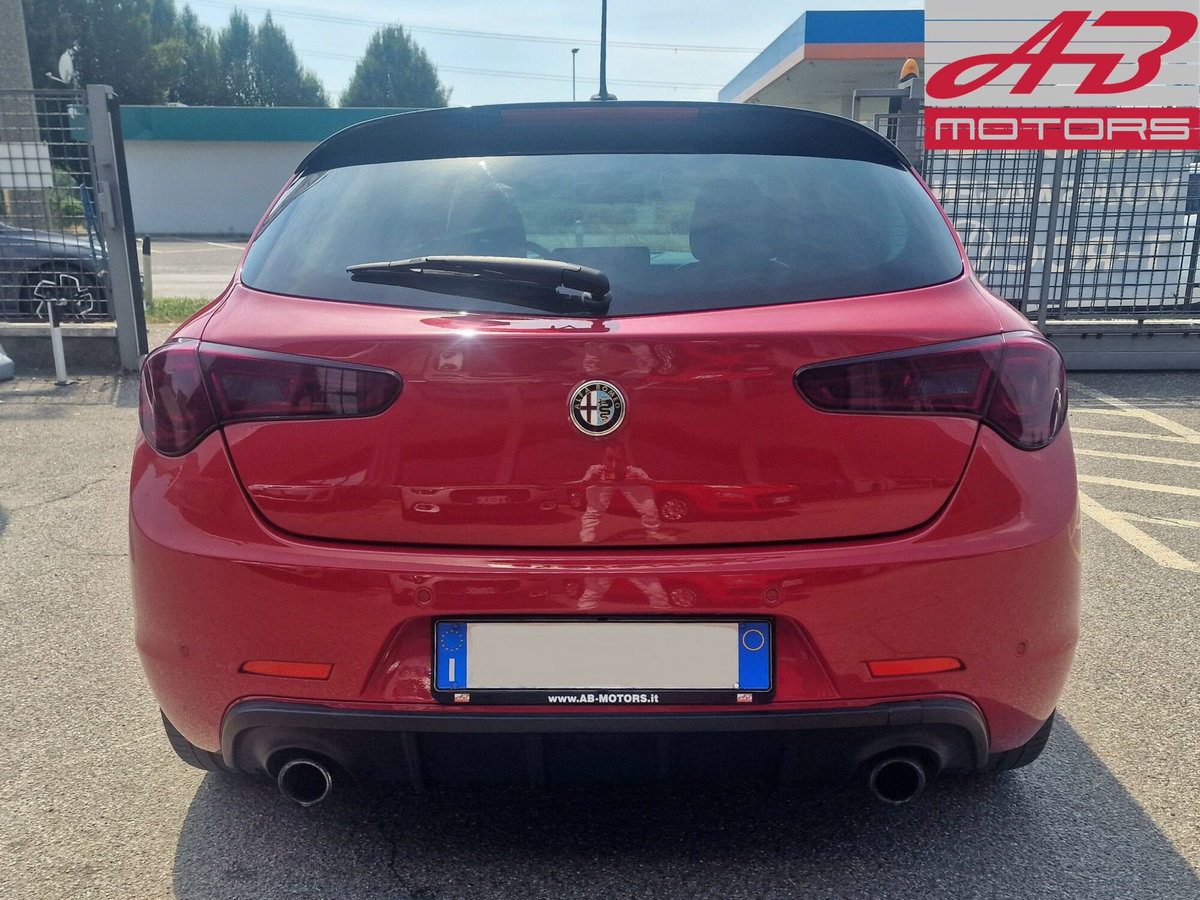 Alfa Romeo Giulietta 1750 Turbo Quadrifoglio Verde 240cv tct (6)