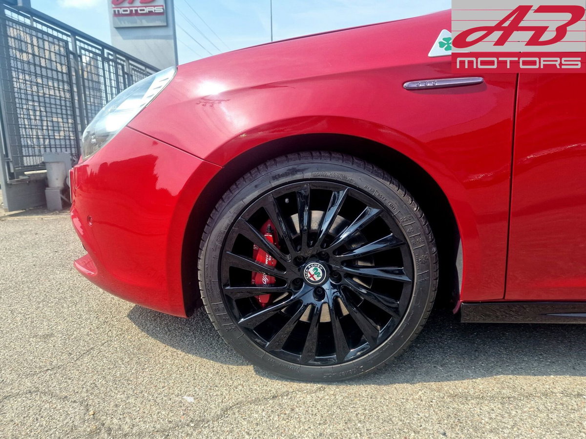 Alfa Romeo Giulietta 1750 Turbo Quadrifoglio Verde 240cv tct (9)