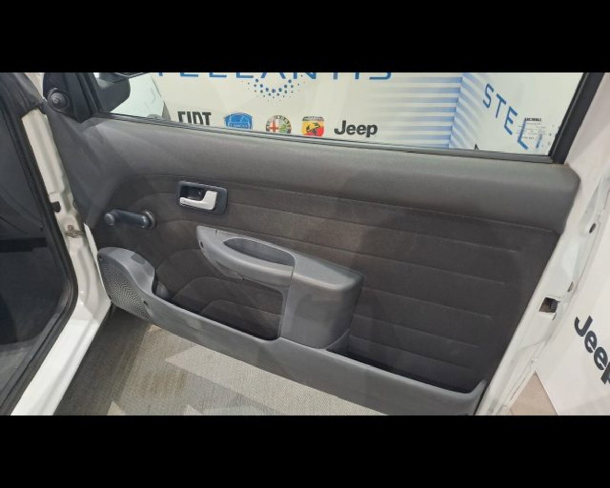 Fiat Strada 1.3 MJT Pick-up (14)