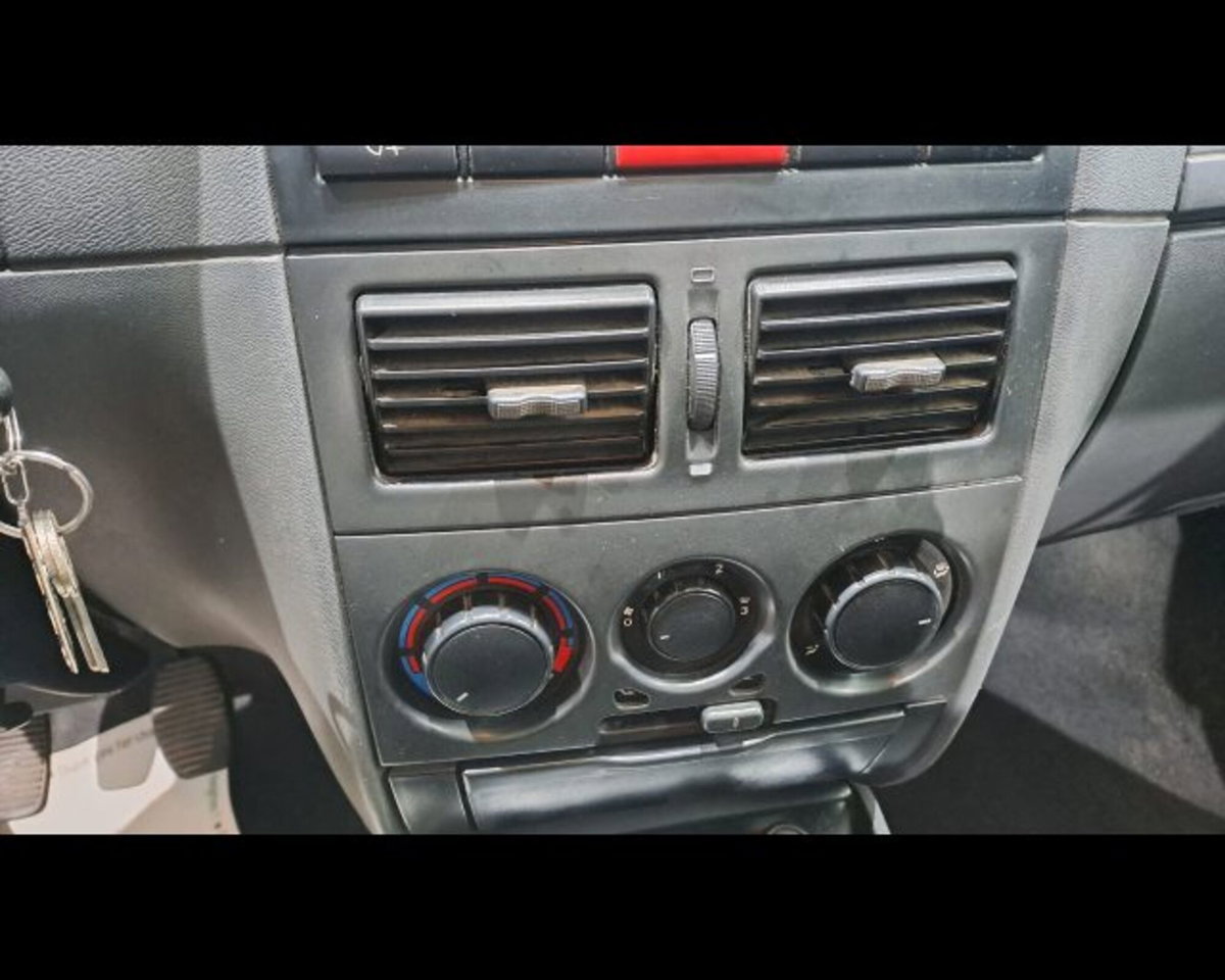 Fiat Strada 1.3 MJT Pick-up (9)