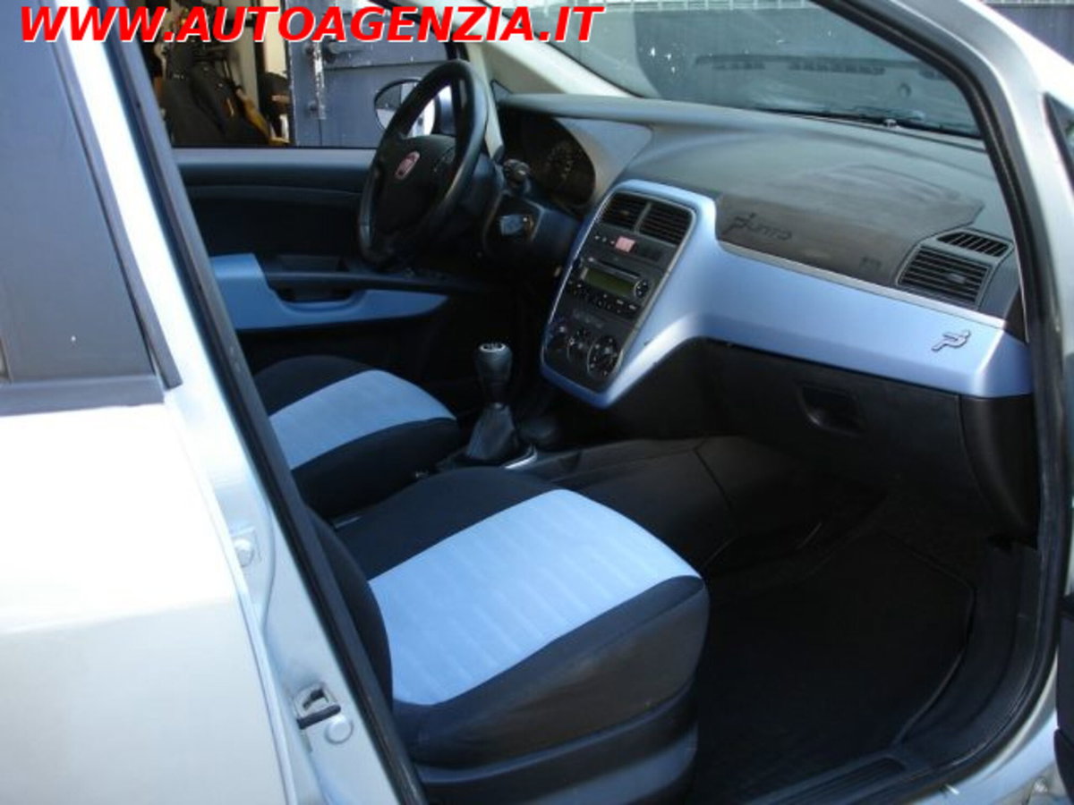 Fiat Grande Punto 1.3 MJT 75 CV 5 porte Dynamic (13)
