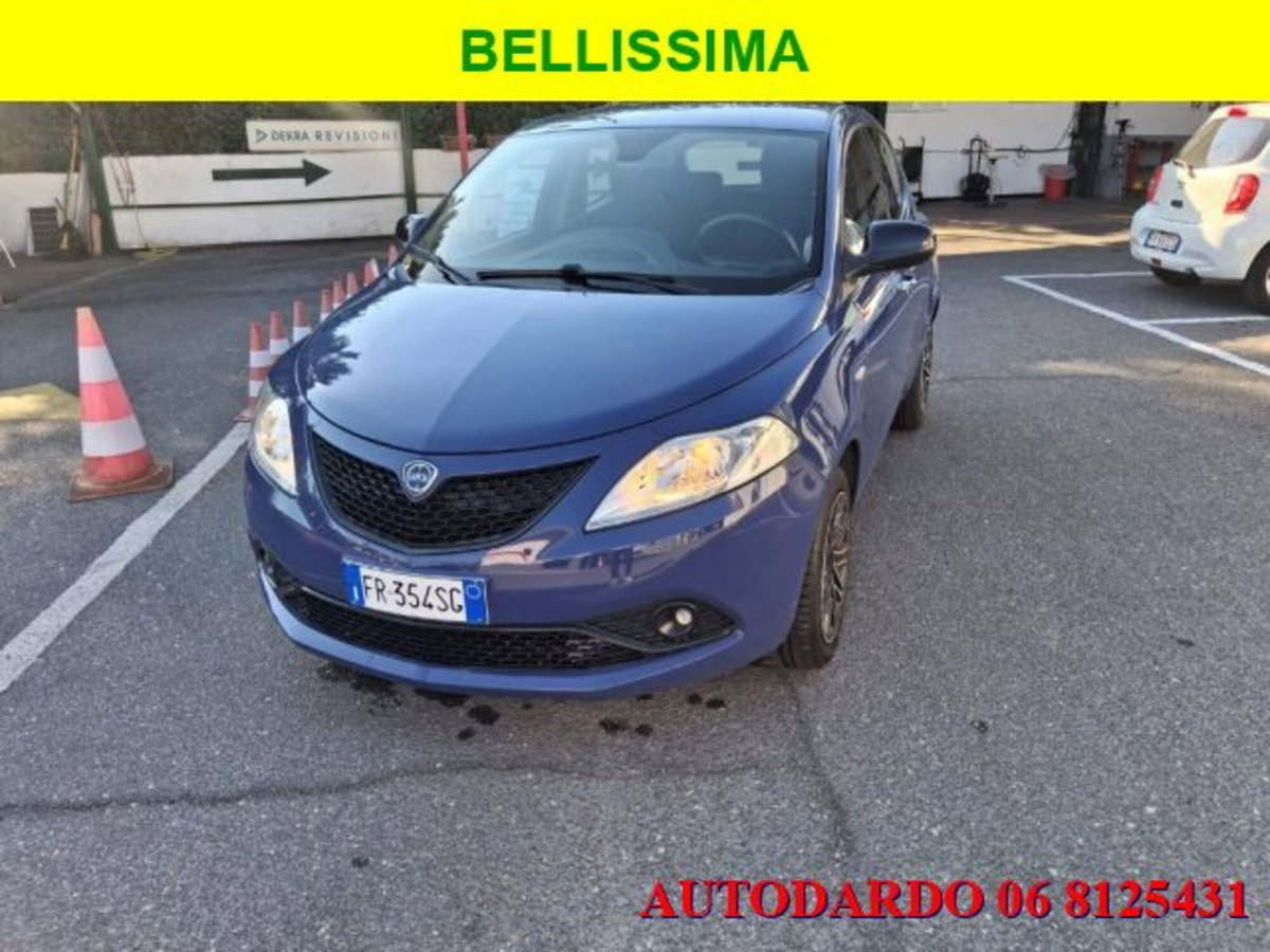 Lancia Ypsilon 1.2 69 CV 5 porte Gold (2)