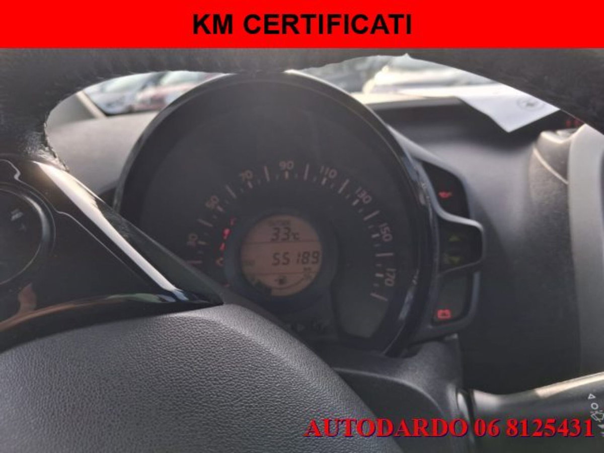 Toyota Aygo 1.0 VVT-i 69 CV 5 porte x-cool (12)
