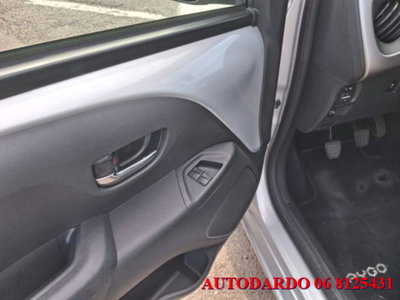 Toyota Aygo 1.0 VVT-i 69 CV 5 porte x-cool (13)