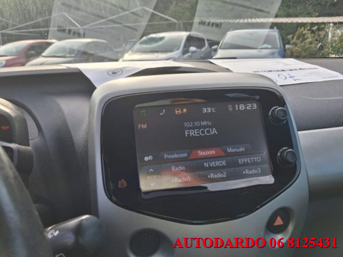 Toyota Aygo 1.0 VVT-i 69 CV 5 porte x-cool (8)